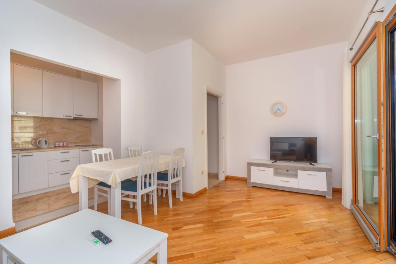 Alex Lux Sea View Aparmtent 2 Apartman *