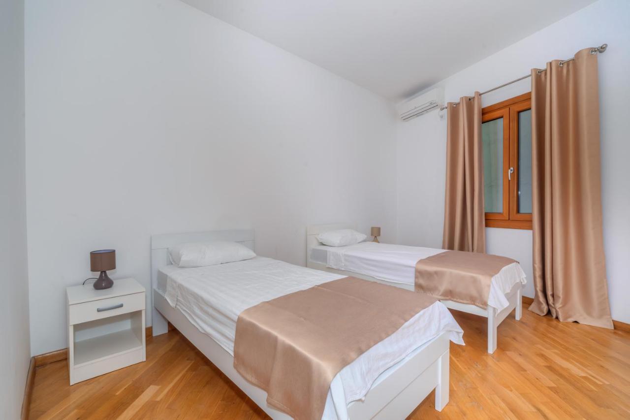 Alex Lux Sea View Aparmtent 2 *