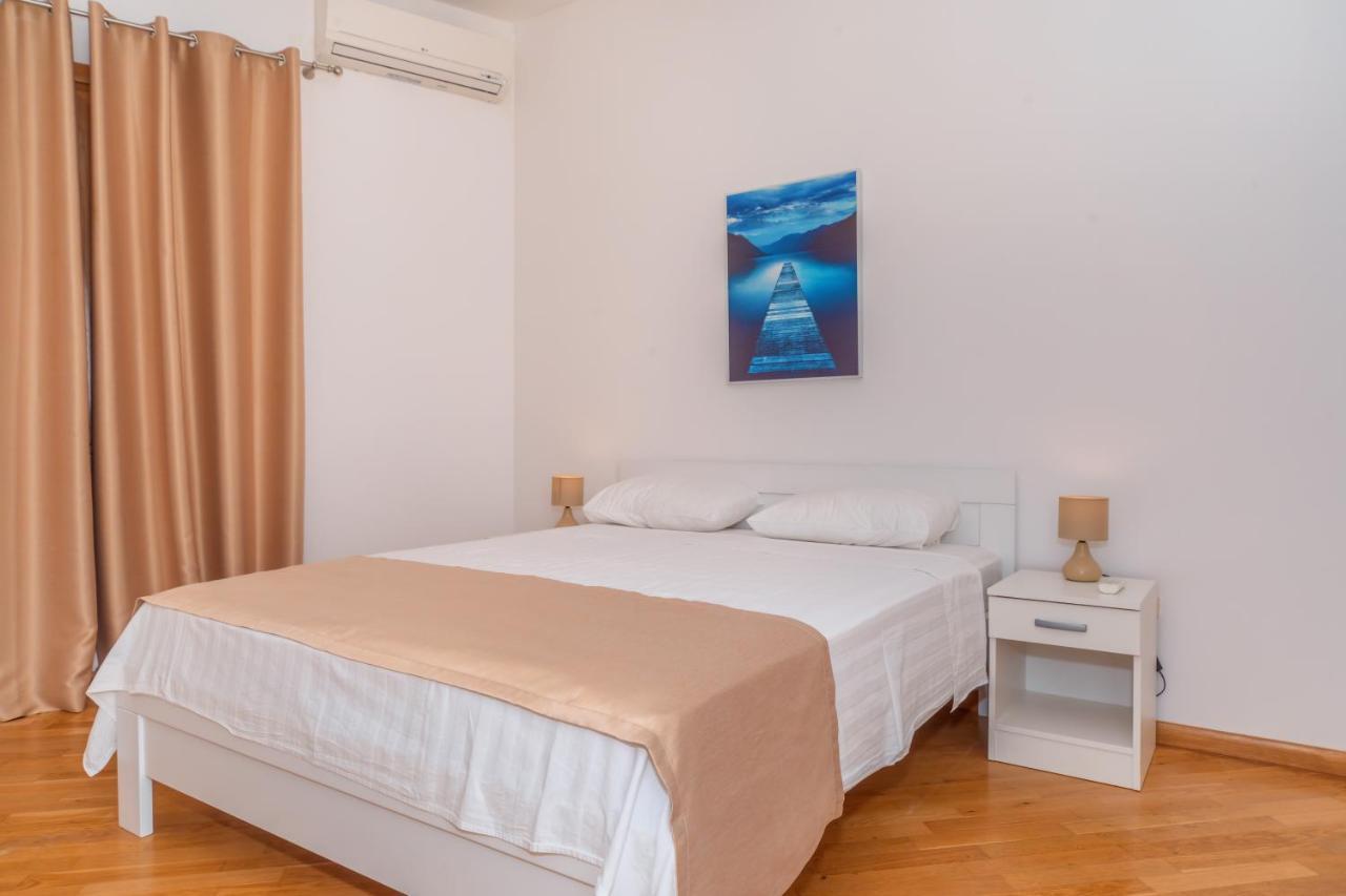 Alex Lux Sea View Aparmtent 2 *